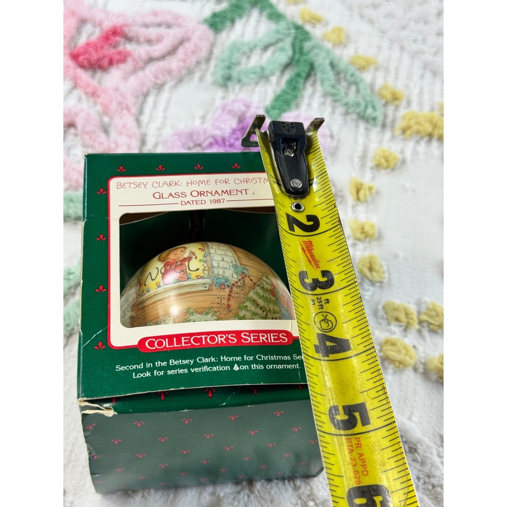 Vintage 1987 Hallmark Betsey Clark Home for Christmas Glass Ornament QX272-7 - Picture 6 of 7